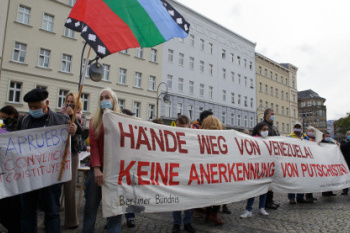 2010-antikoloniale-0010.jpg