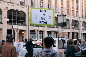 2509-gilanancyprotest-02-1208.jpg