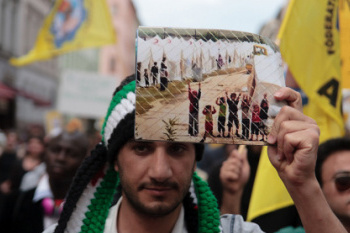 13-refugeetribunaldemo-3349.jpg