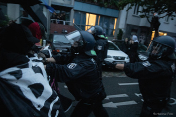 2508-rigaer94demo-08-22013.jpg