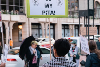 2509-gilanancyprotest-03-1209.jpg