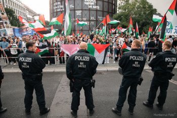 2509-checkpointcharlie-21-22102.jpg