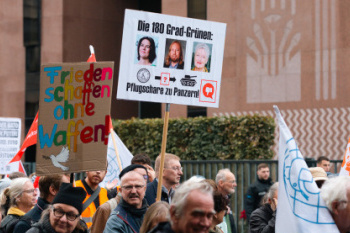 2410-friedendemo-06-3023.jpg