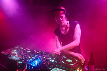 2508-nofuture-01-29008.jpg