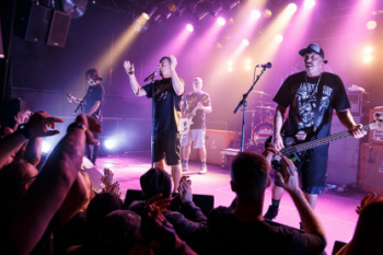 18-uglykidjoe-7946.jpg