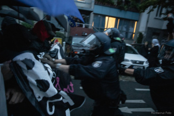 2508-rigaer94demo-09-22014.jpg