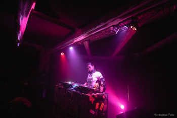 2508-nofuture-13-29413.jpg