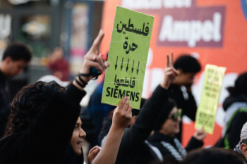 2402-boicottsiemens-18-5457.jpg