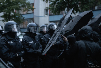 2508-rigaer94demo-06-22011.jpg